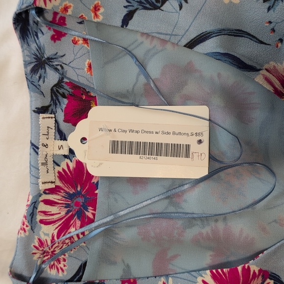 Willow and Clay Floral Women's Dress. - Picture 6 of 8